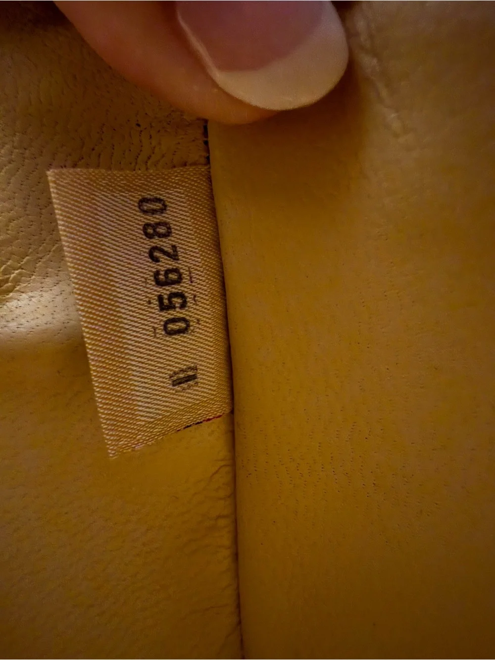 DOONEY & BOURKE Vintage Y2K East West Embossed Leather Flap Shoulder Bag - Picture 8 of 10